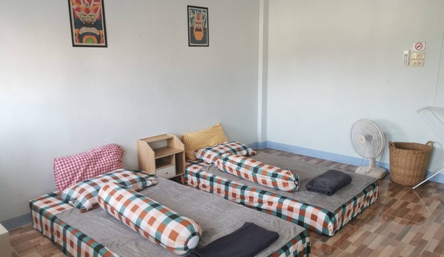 Private room with 2 beds