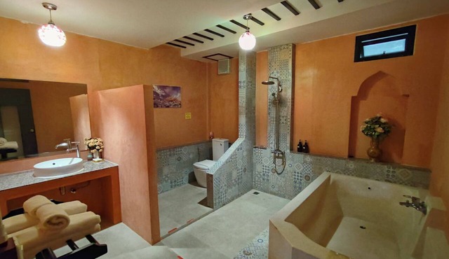 Retro Box Hotel in Chumphon