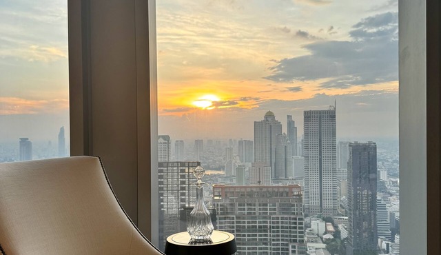 Ritz Carlton Residences level 52nd! Breathtaking view!