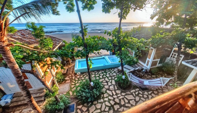 Romantic beachfront Casita with Pool, AC, Surfing & Beautiful Sunsets - Sleeps 4