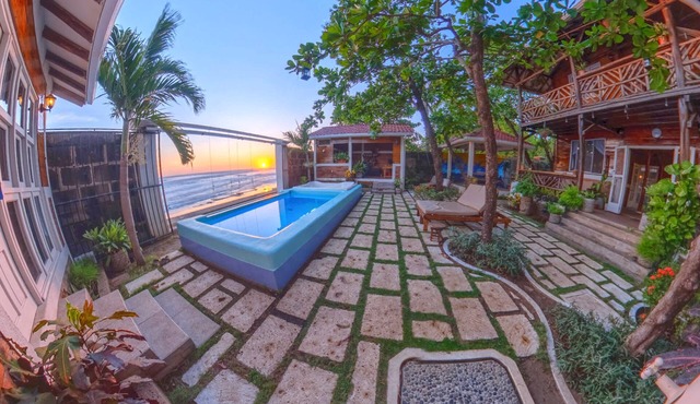 Romantic Beachfront Casita w/Pool - AC - Sleeps 4 in Pochomil