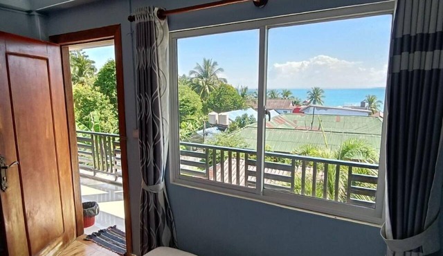 Roomy Guesthouse in Koh Rong