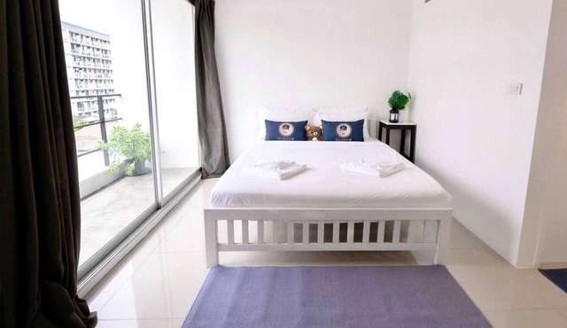 RQ Bangkok Sukhumvit 50 by Collection O in Bangkok