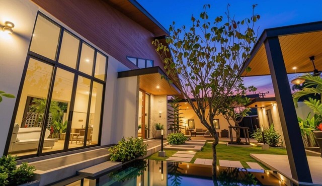 Ruby Luxury Villa, 4 Bed Private Pool Paradise