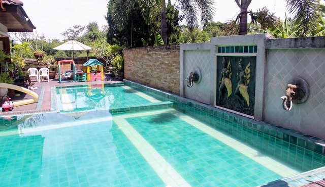 Salted pool luxury country villa near Bosang & Hot Springs with airport services