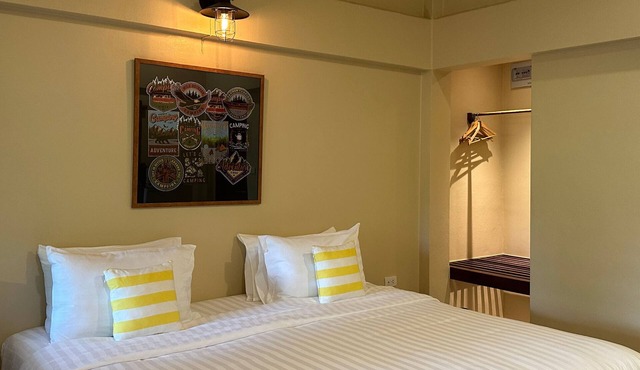 Sawasdee Lagoon Camping & Restaurant