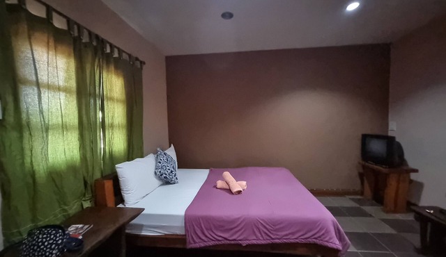 Sawasdee Sichang Resort