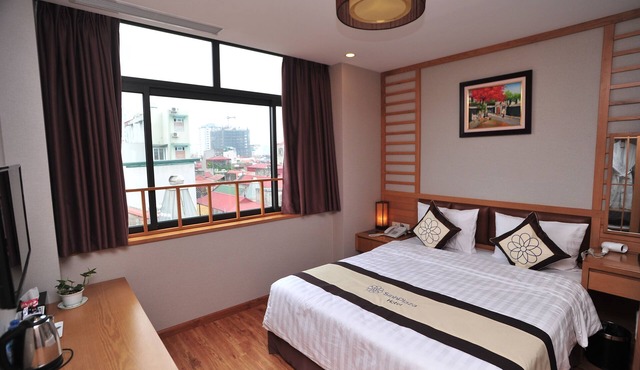 Sinh Plaza Hotel an oasis at the heart of Cau Giay district in Hanoi