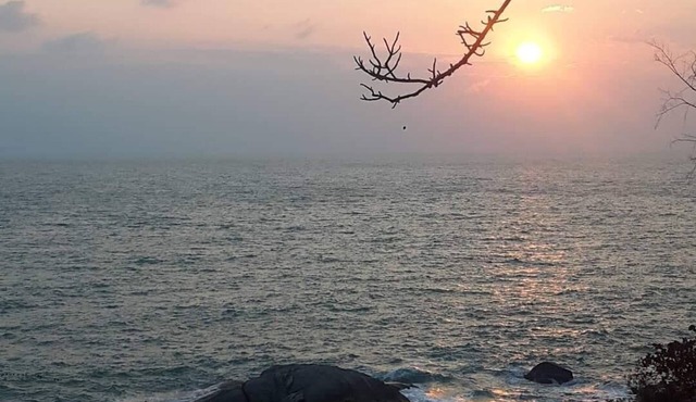 Small bungalow with Seaview