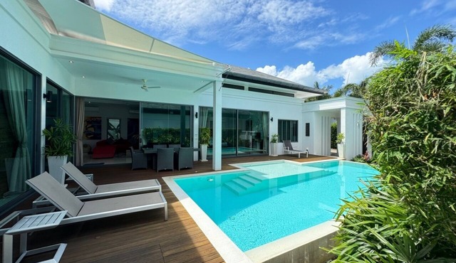 Spacious and Peaceful 2 Bedrooms Pool Villa in Rawai