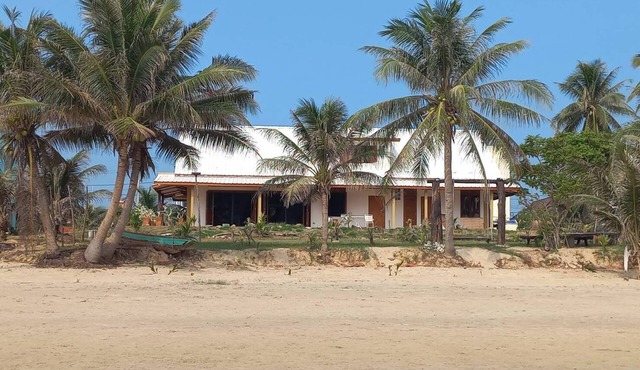 Spacious, breezy, and full of character beachfront villa, Chumphon,Thailand in ตำบลสะพลี อำเภอปะทิว
