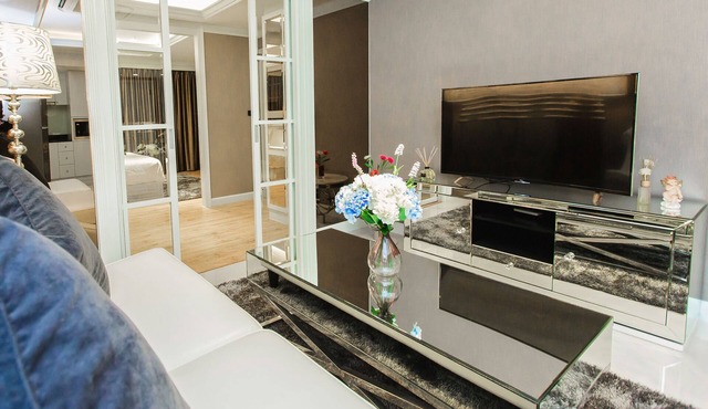 STATE TOWER SILOM BY HALOTH Luxury Economy room in Bangkok Thailand in กทม
