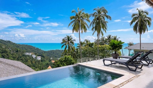 Sunrise Hill Amazing Seaview 4br private pool