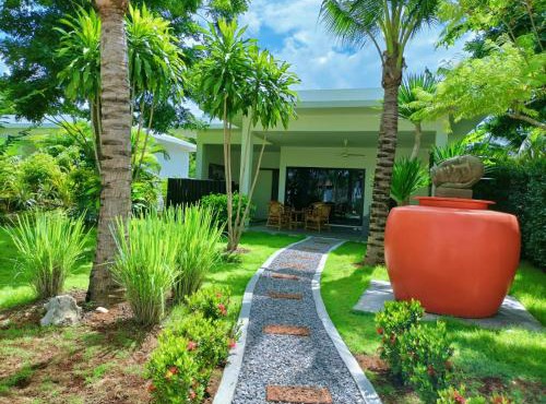 Sunset resorts and bar