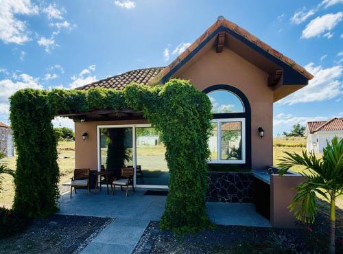 T16 - Modern 2BR Solar Tiny Home Close to the Beach by Veritas Pacifica in San Diego