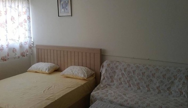 T8 Guest House Don Mueang Challenger triple room