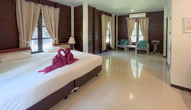 The Legacy River Kwai Resort in Dan Makham Tia