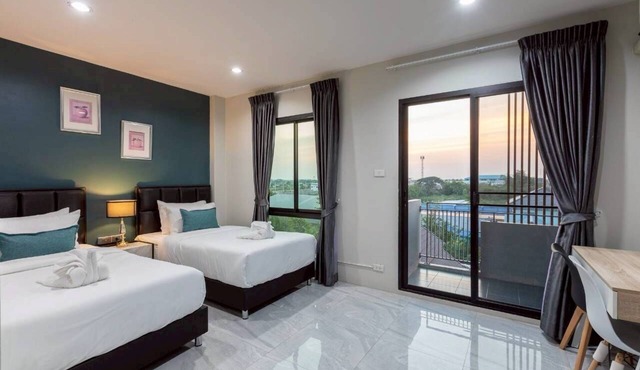 The Living Hotel SamutPrakan in Bang Bo