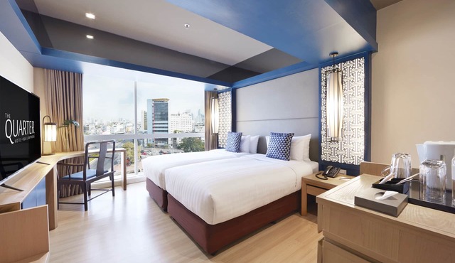 The Quarter Hualamphong by UHG