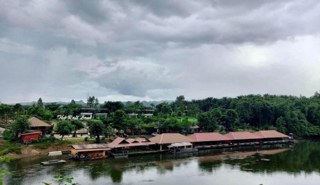 The Raft Land Resort