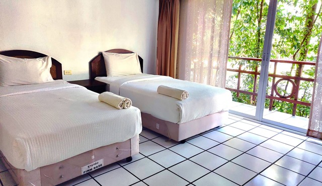Thongpaeka Hotel
