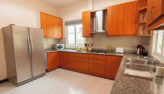 Traditional and confortable 3 bedrooms house in hua hin Soi tropical hill