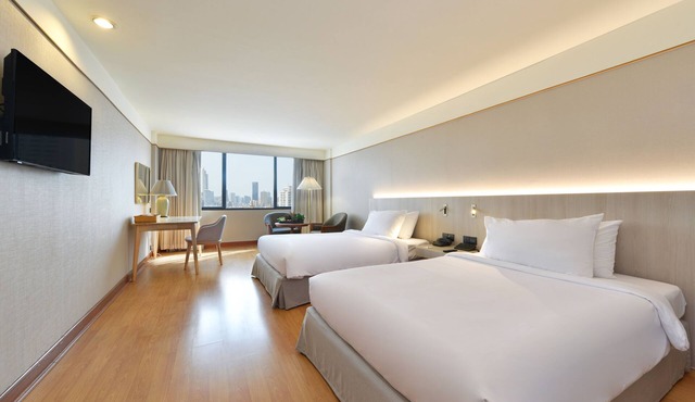 Twin Towers Hotel in Bangkok