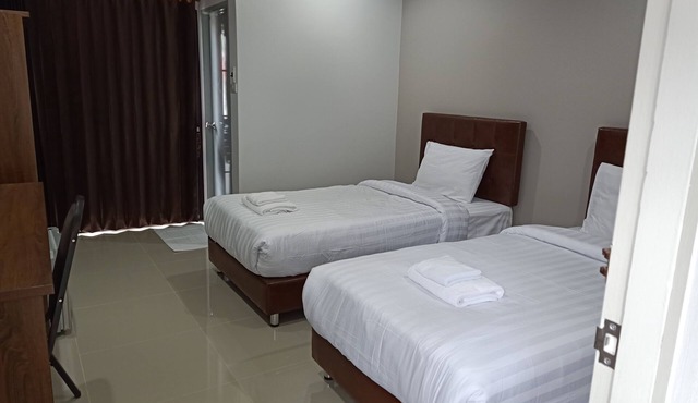 V2 hotel