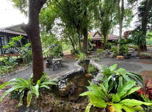 VANESSA'S GARDEN Restaurant & Bungalow in Phumĭ Anlóng Svay