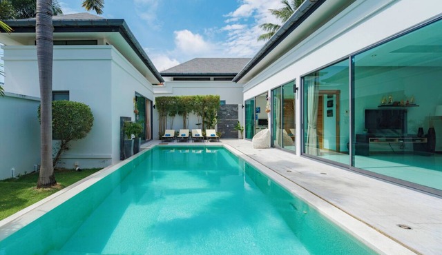 Villa Atoosa – Rawai (Soi Saiyuan) + Nai Harn Beach in Tambon Rawai