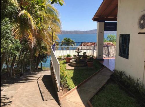 Villa La Giralda - Lakefront - Pool - Relaxation Haven in La Laguna
