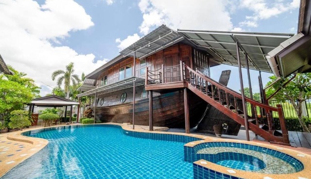 Villa Nautica Pattaya - 4BR Pool Villa With Private Boathouse