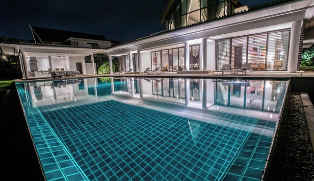 Yamu Beachfront 7Bedroom Estate Villa in Thalang District