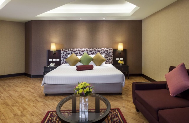 One Bedroom Grand Suite Apartment in the city center (G7)