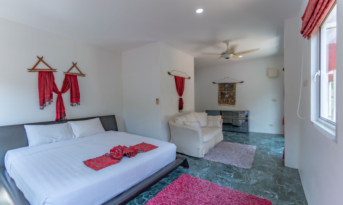 Chalong Villa | Luxurious 10-bedroom Villa With Private Pool in Chalong, Phuket