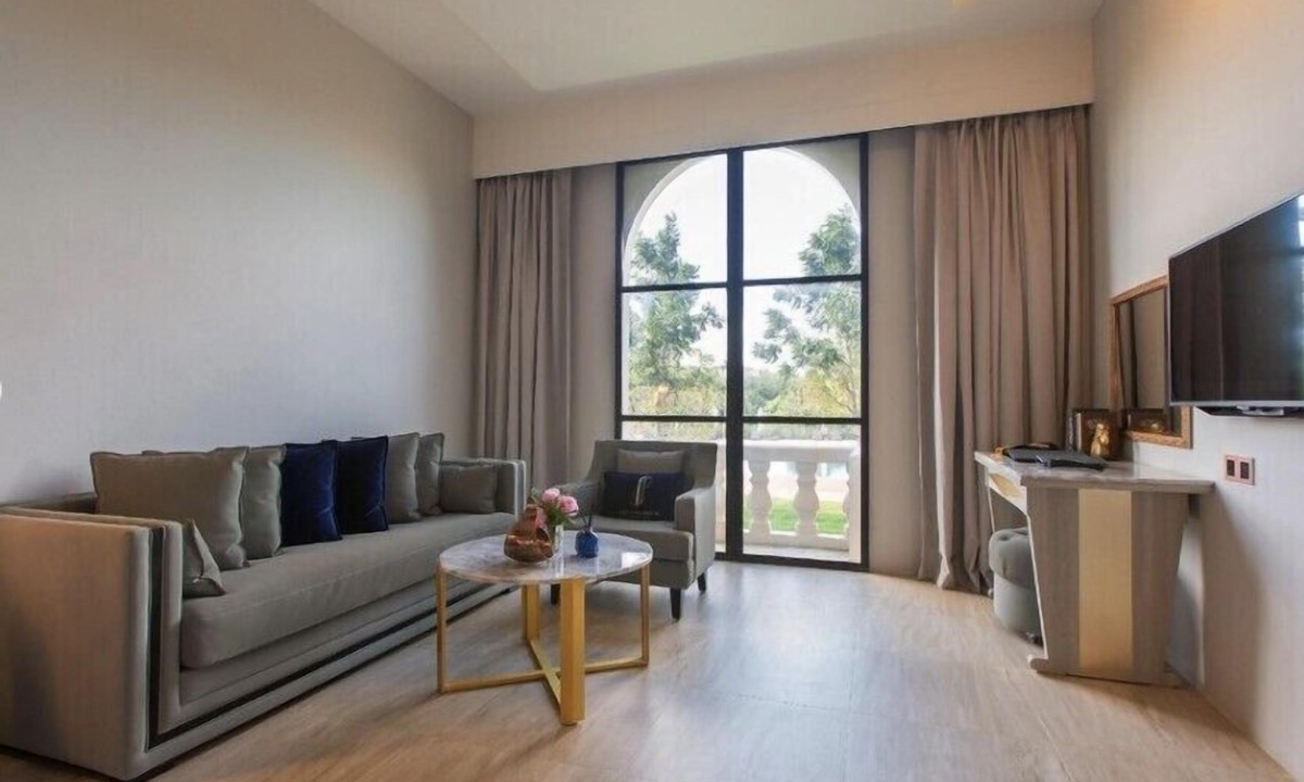 Khanong Phra Hotel | Jupiter Trevi Resort and Spa