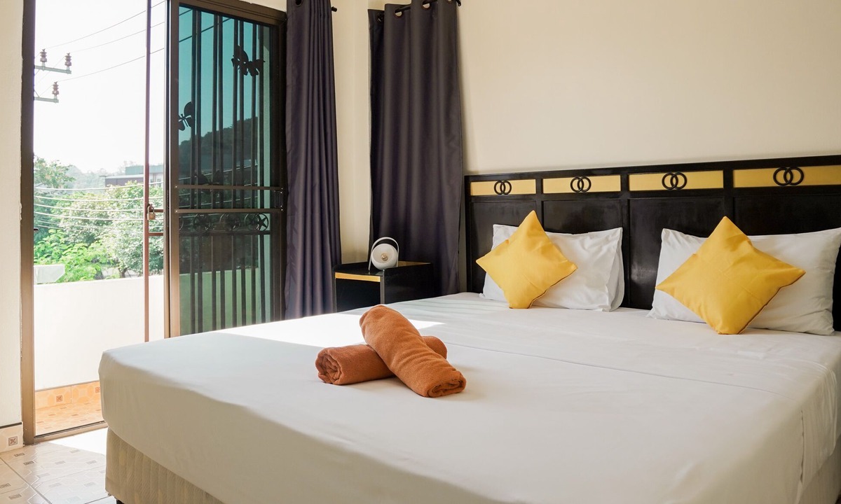 Kamala Hotel | Club 22 Kamala Suites