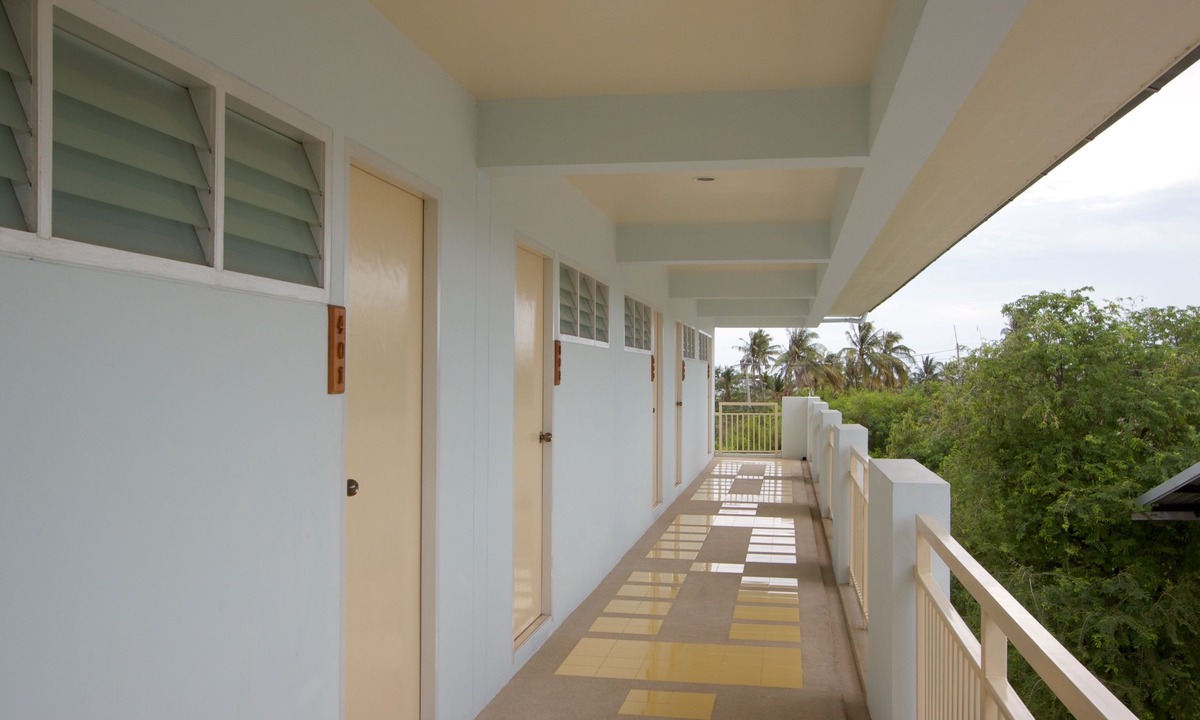 Saen Suk Hotel | Charn Residence