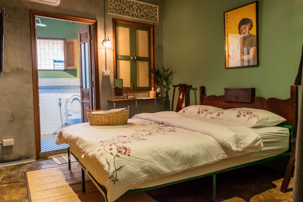 Pom Prap House | Live Local