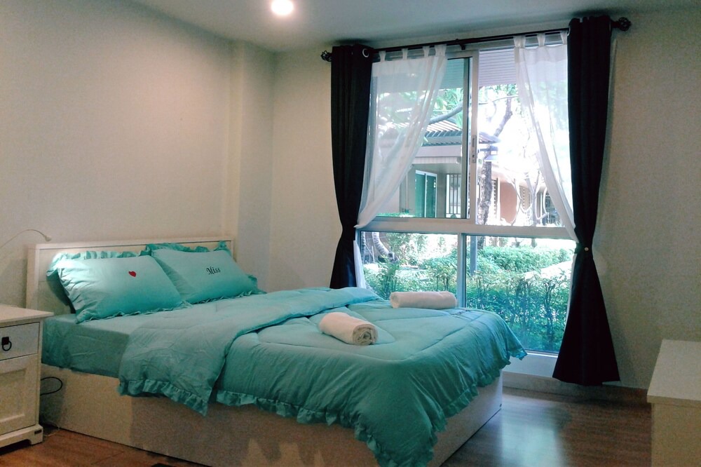 Khlong Chan Apartment | Apartment in Bangkok near Pool