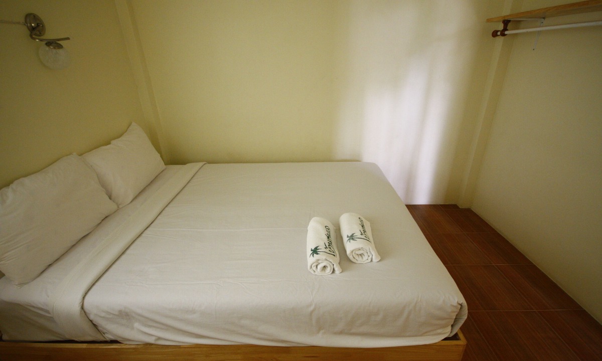 Khanom Hotel | Baan Chomlay Resort