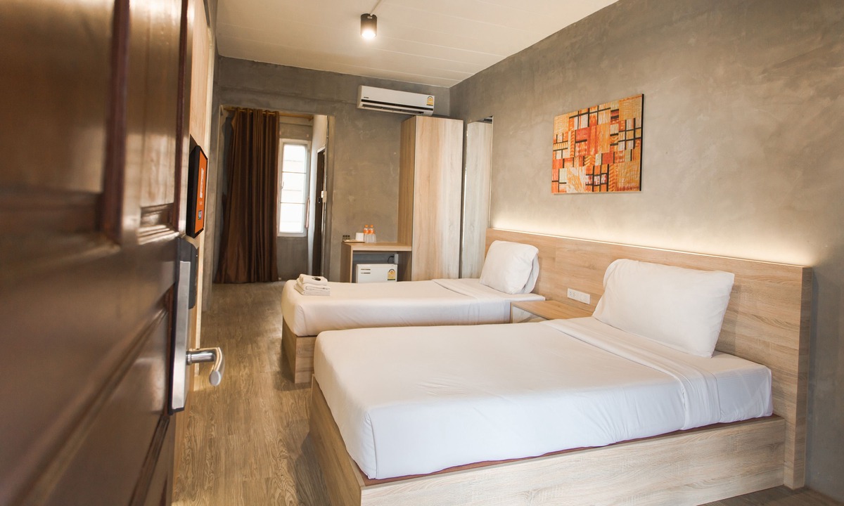 Chang Phueak Hotel | B2 Santitham Boutique and Budget Hotel