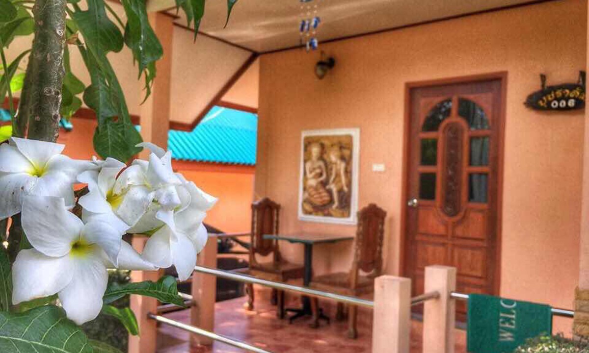Phatthana Nikhom Hotel | Mourakot Resort