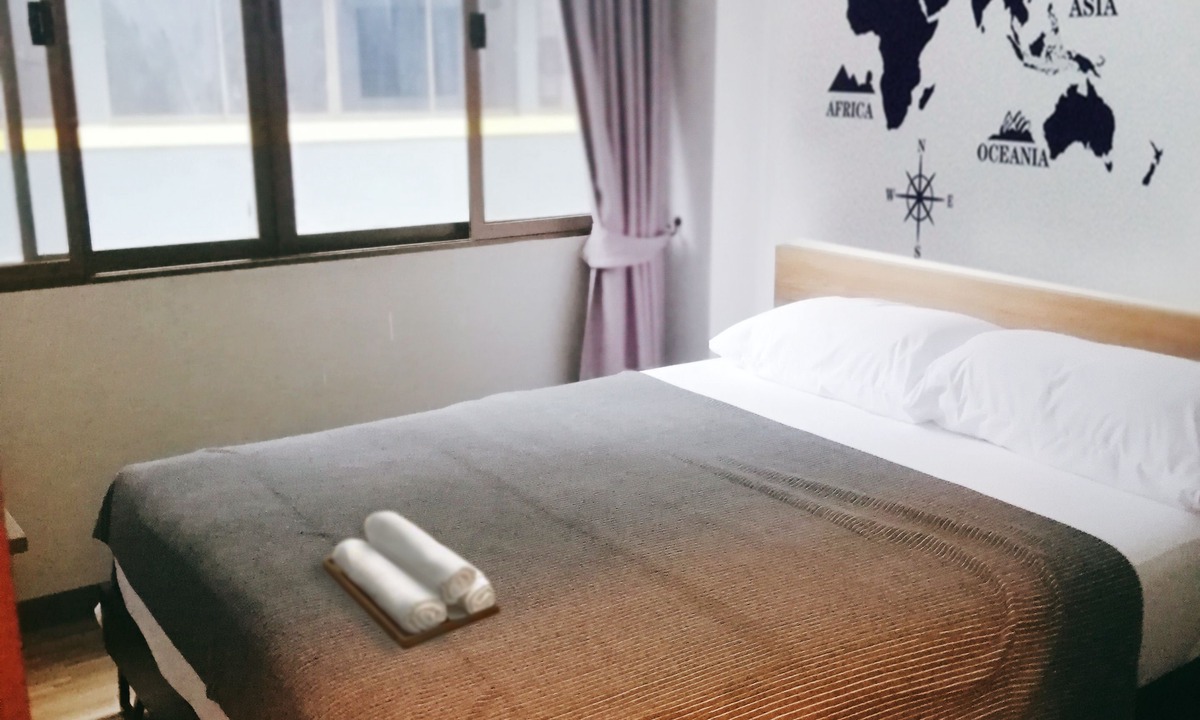 Thanon Phaya Thai Hostel | White House Hostel
