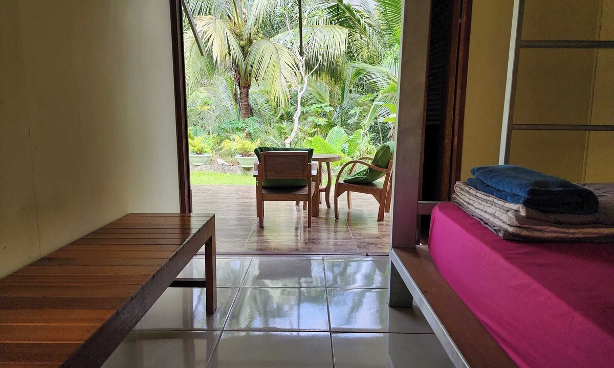 Na Thon Hostel | Baan Hinlad Home and Hostel