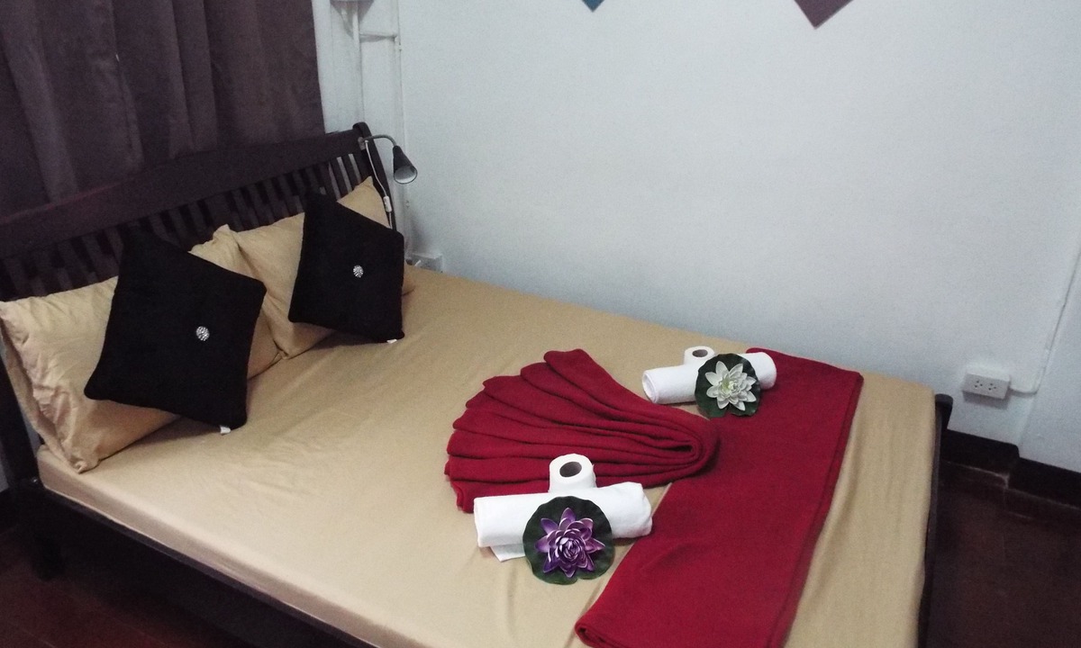 Phra Khanong Hostel | Hostel 24