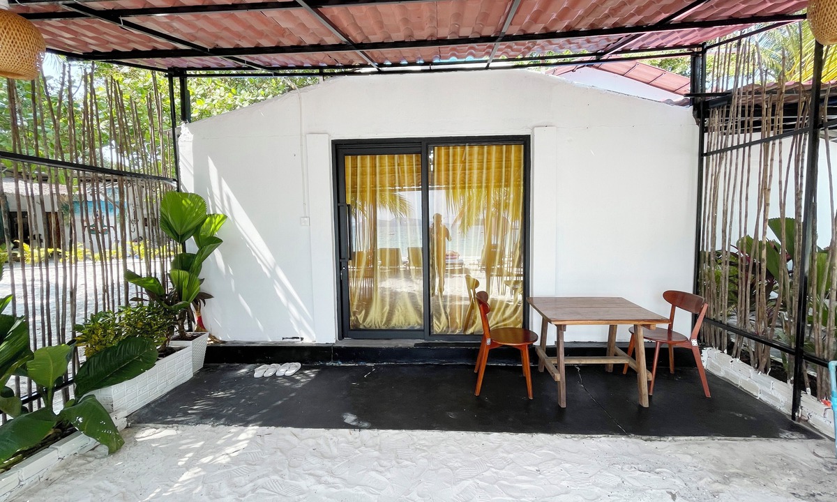 Koh Rong Bed & Breakfast | Koh Rong Beach Hostel and Bungalow