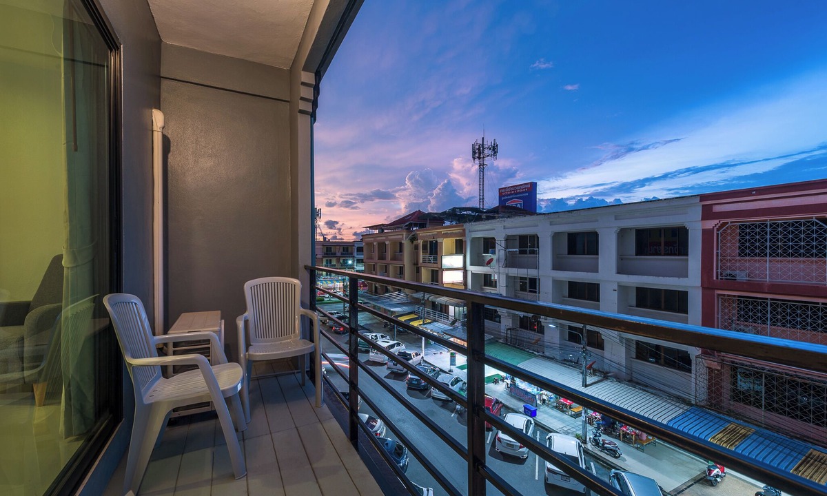 Downtown Krabi Hotel | Tiya House Rooms & Cafe