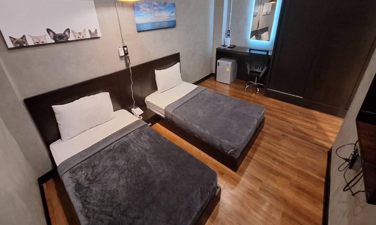 Suphan Buri Hotel | Capital O 75512 Loft Residence