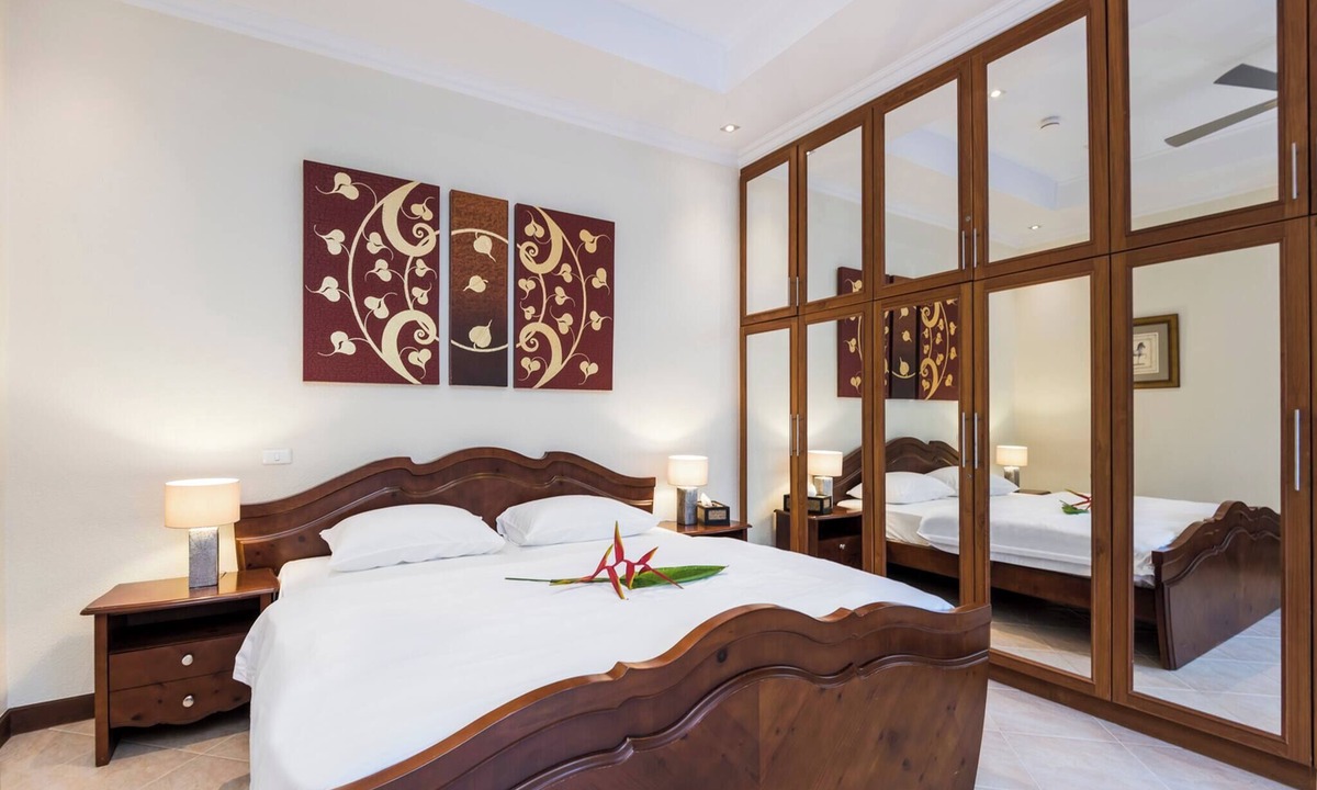 Jomtien Villa | Luxury 2BR Pool Villa Pratamnak Soi5- 50m to Beach